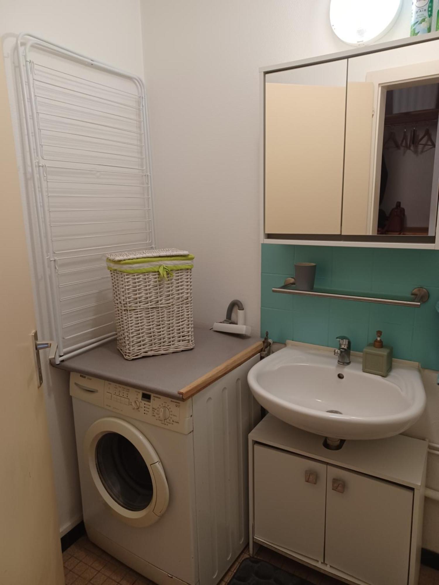 Apartamento Lumineux 1 Pièce Avec Parking Fermé Et Arrêt De Tram à 100 M