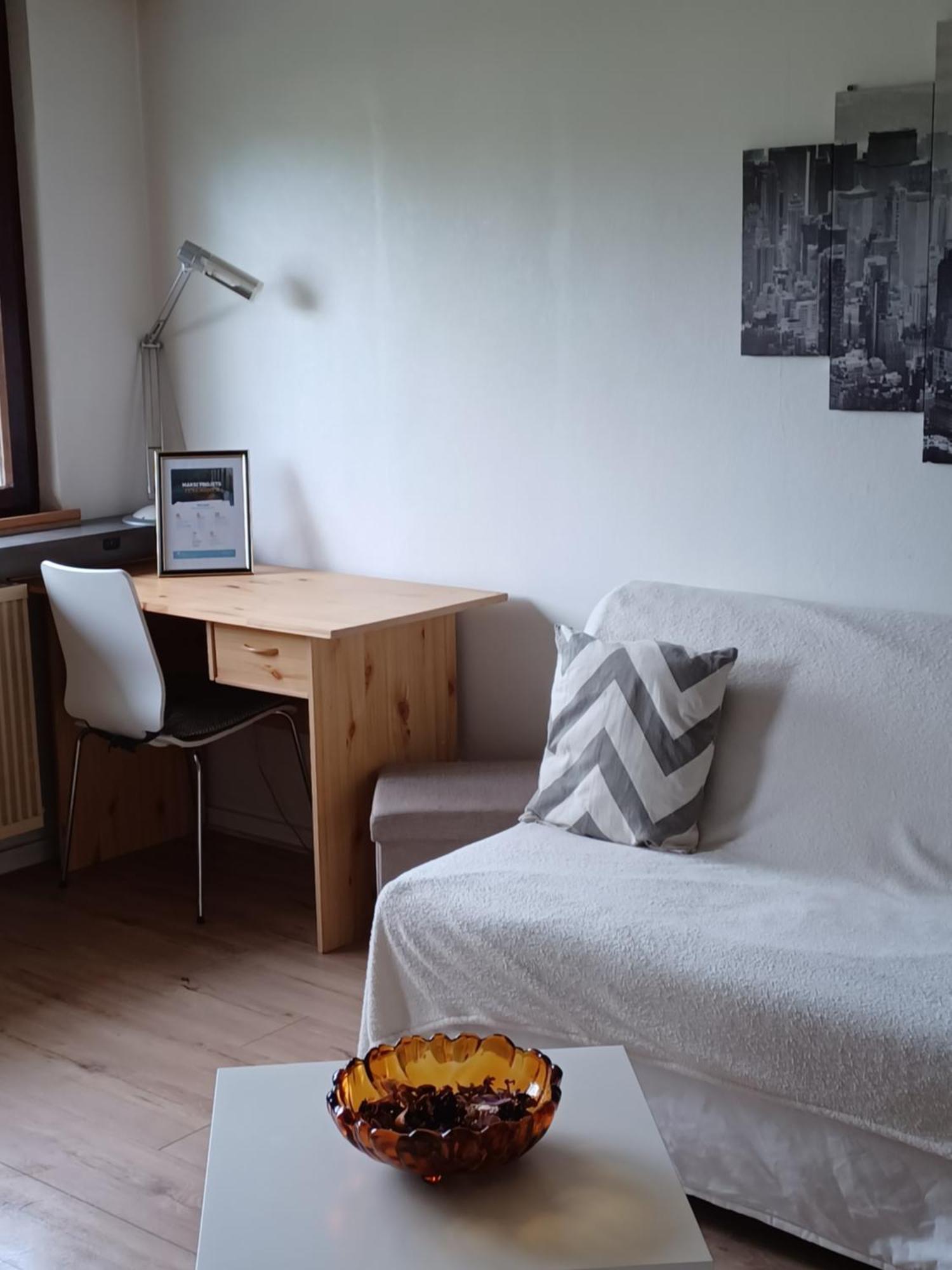 Au Rdc Cote Cour Avec Parking Ferme Proche Autoroute Et Tram C Apartment *