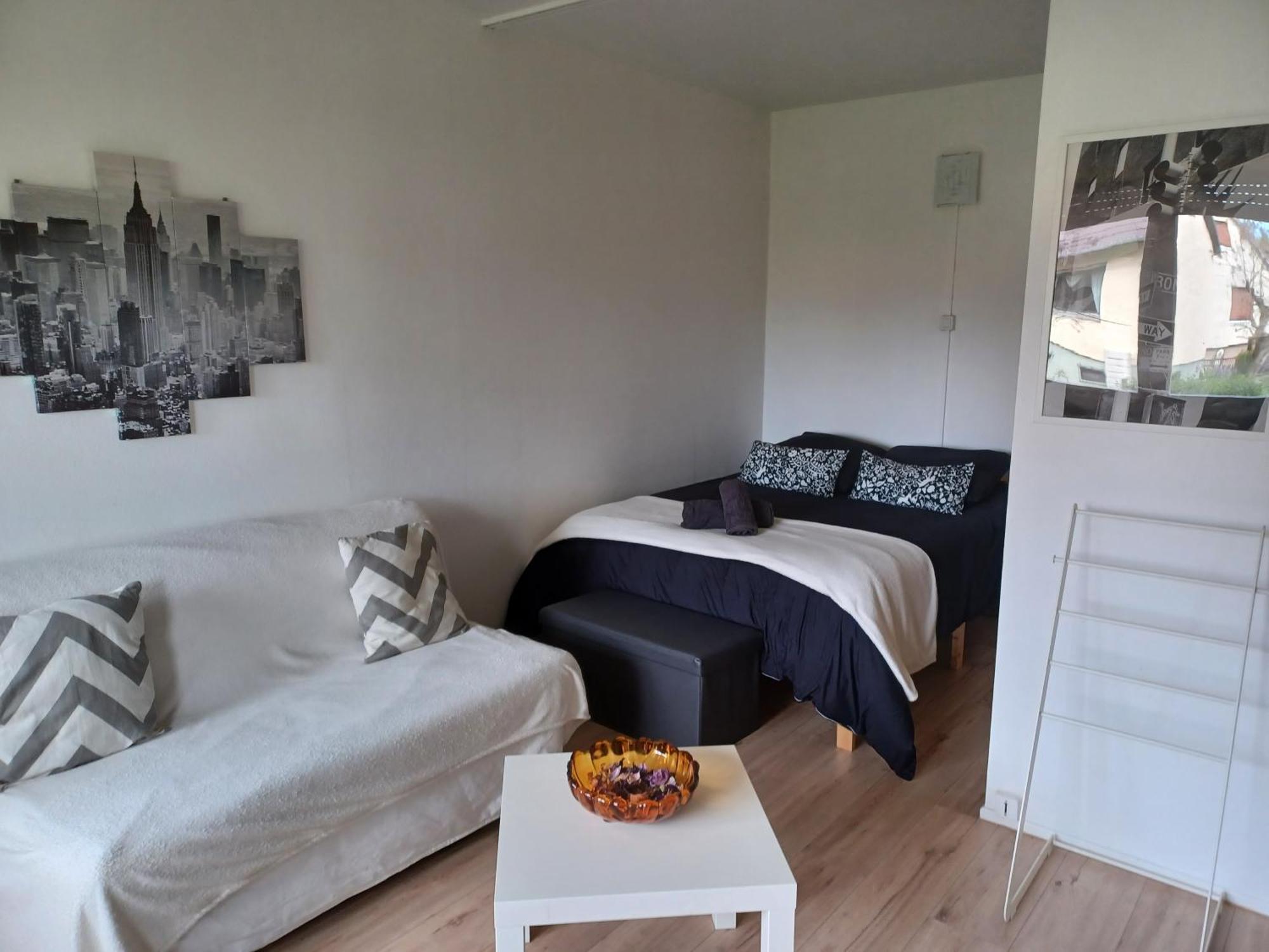 Apartment Au Rdc Cote Cour Avec Parking Ferme Proche Autoroute Et Tram C Mulhouse