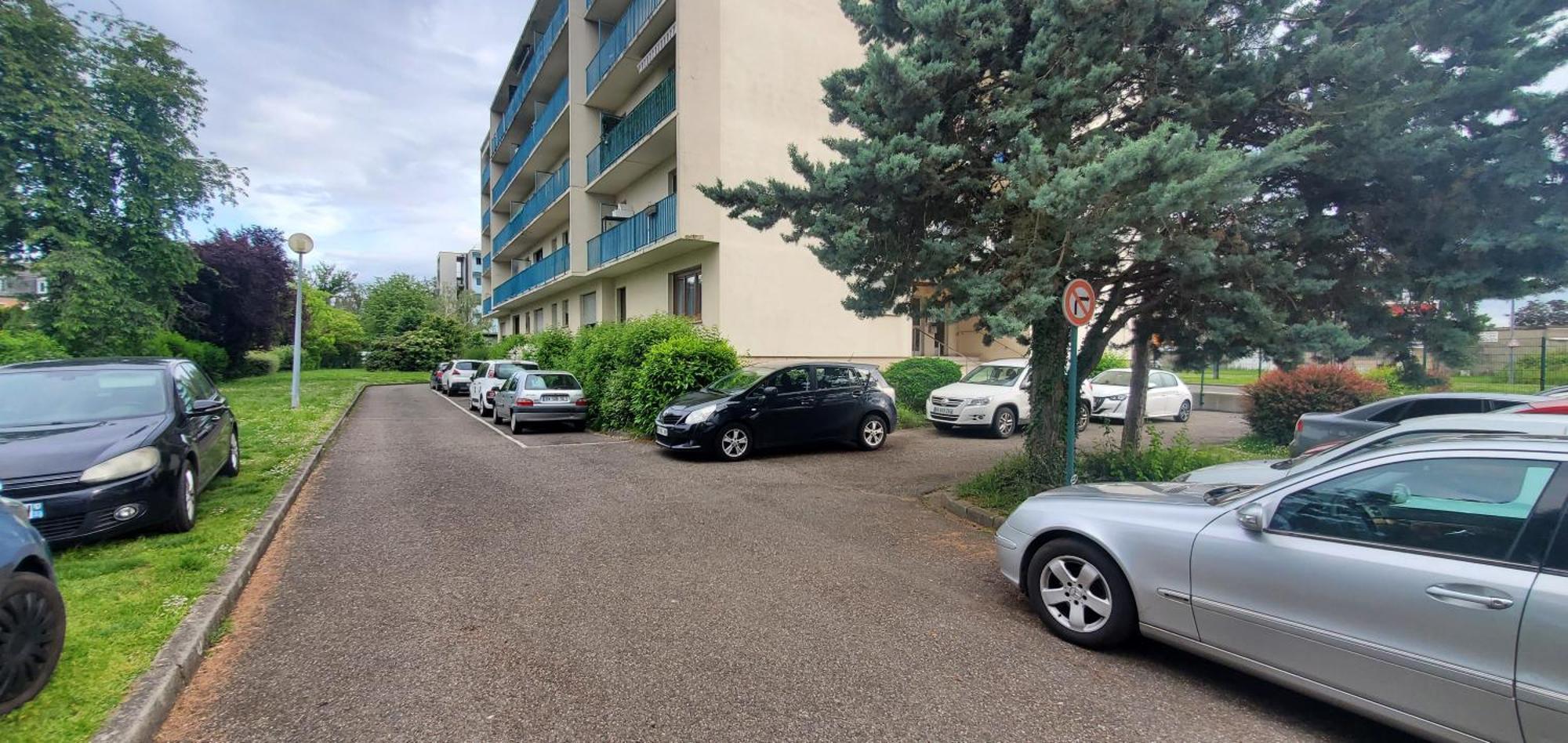 Au Rdc Cote Cour Avec Parking Ferme Proche Autoroute Et Tram C Apartment Mulhouse